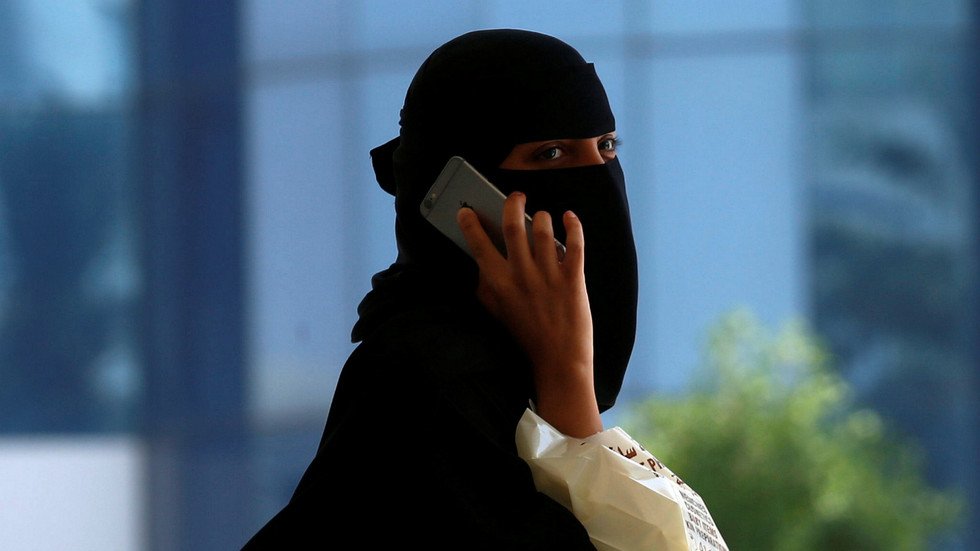 أمر ملكي سعودي جديد لمساواة المرأة بالرجل