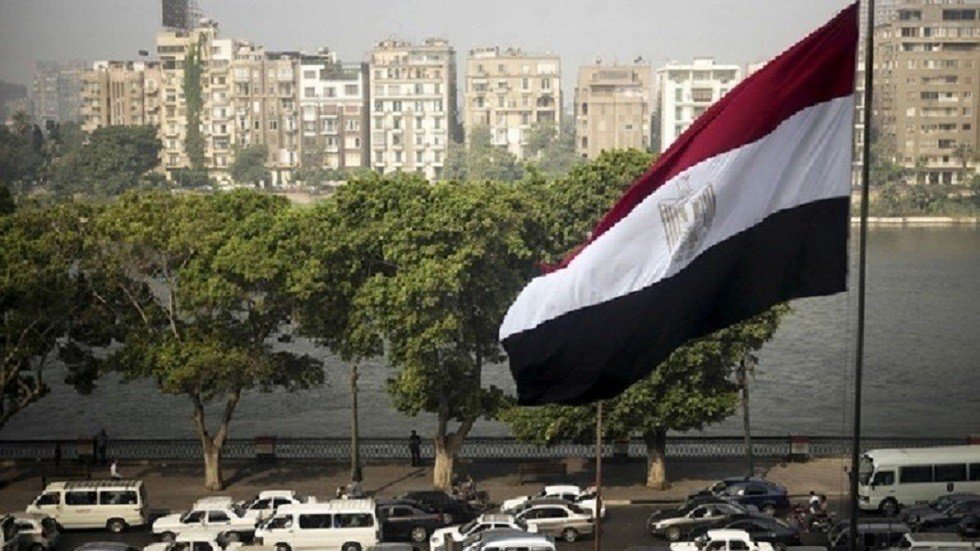 فنان مصري يدخل العناية المركزة
