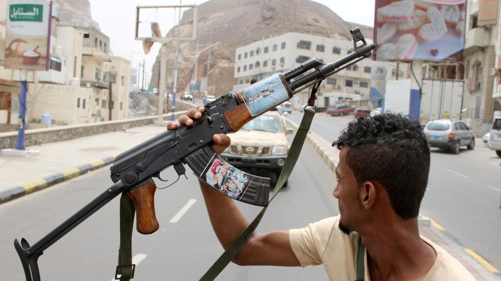 الحوثيون: نراقب أحداث عدن