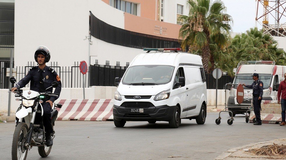 أم لثمانية أطفال تلقي بنفسها من الطابق الثالث في المغرب