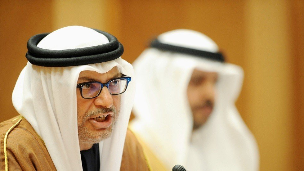 قرقاش يشيد بأمير سعودي نشط على تويتر: سرعة بديهة ومنطق وحضور
