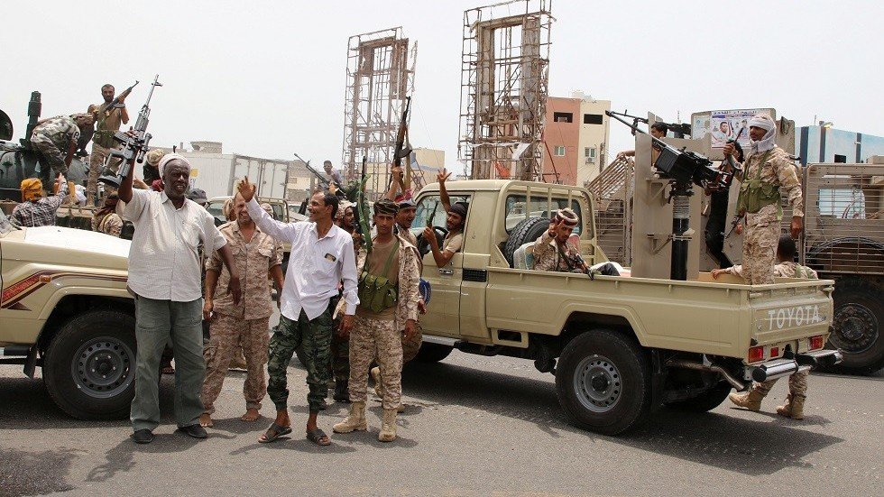 توتر في عدن يؤجل قمة سعودية لتشكيل حكومة يمنية جديدة