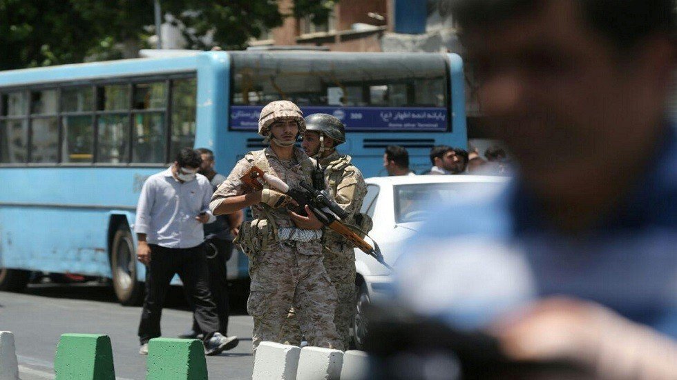 إيران تعلن إحباط "مؤامرة مناهضة للثورة" في مشهد وتلقي اللوم على استخبارات أجنبية
