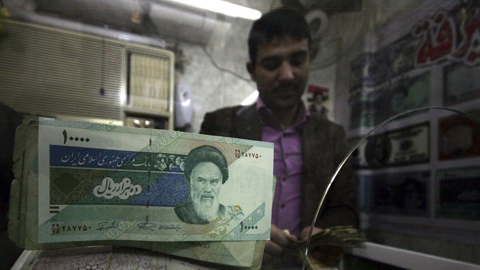 الريال الإيراني يتعافى