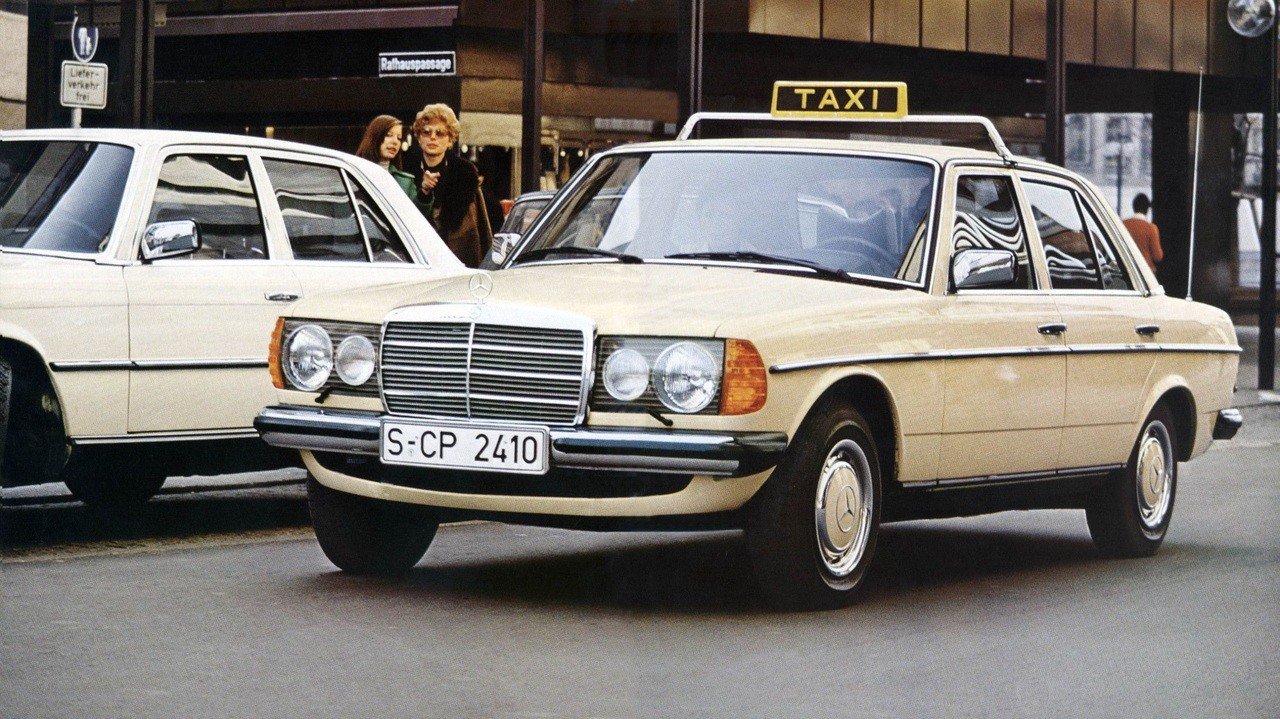 مرسيدس بنز Mercedez Benz W123 - ألمانيا