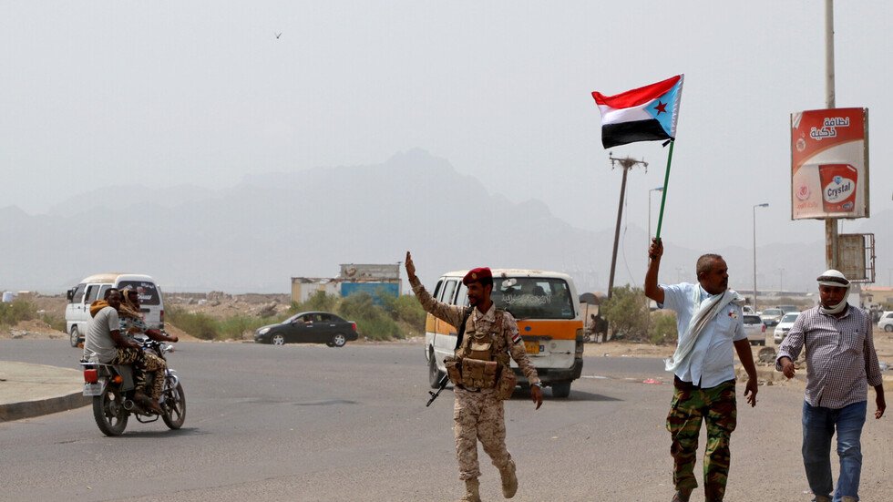 بدء حوار غير مباشر بين الحكومة اليمنية و"الانتقالي الجنوبي" في جدة
