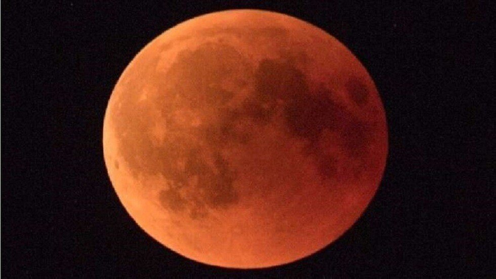 ناسا تلتقط صورة مثيرة لانهيار جليدي على سطح المريخ