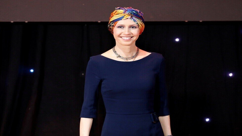 أسماء الأسد تزور وحدة تركيب الأطراف في طرطوس