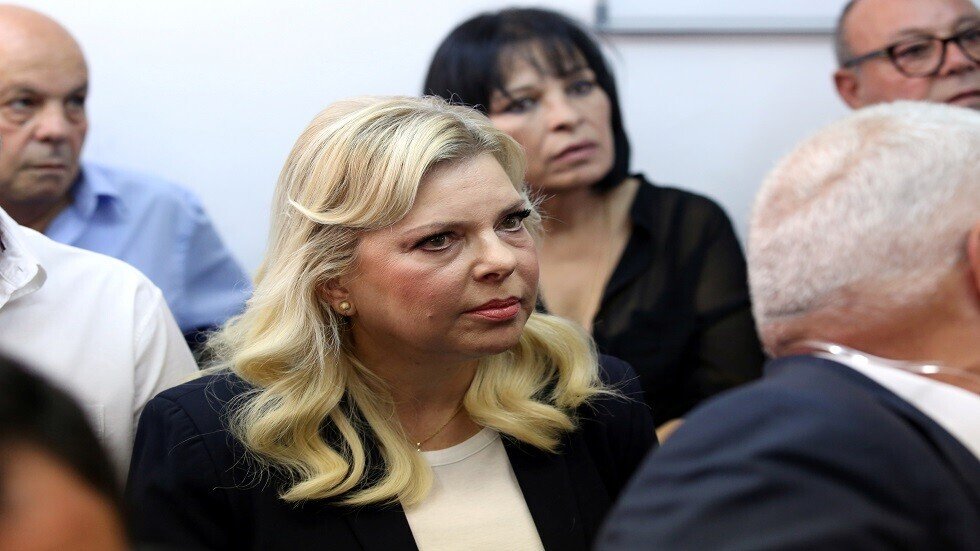 لماذا حملت سارة نتنياهو أغنى سيدة في إسرائيل مسؤولية هجوم نووي إيراني محتمل؟