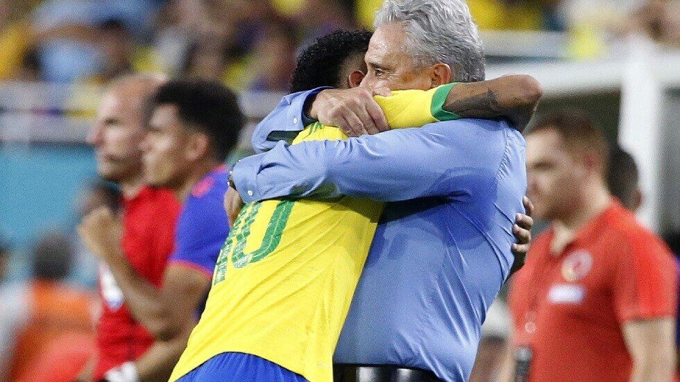 مدرب البرازيل: نيمار أفضل من هازارد ولاعبان فقط  يتفوقان عليه