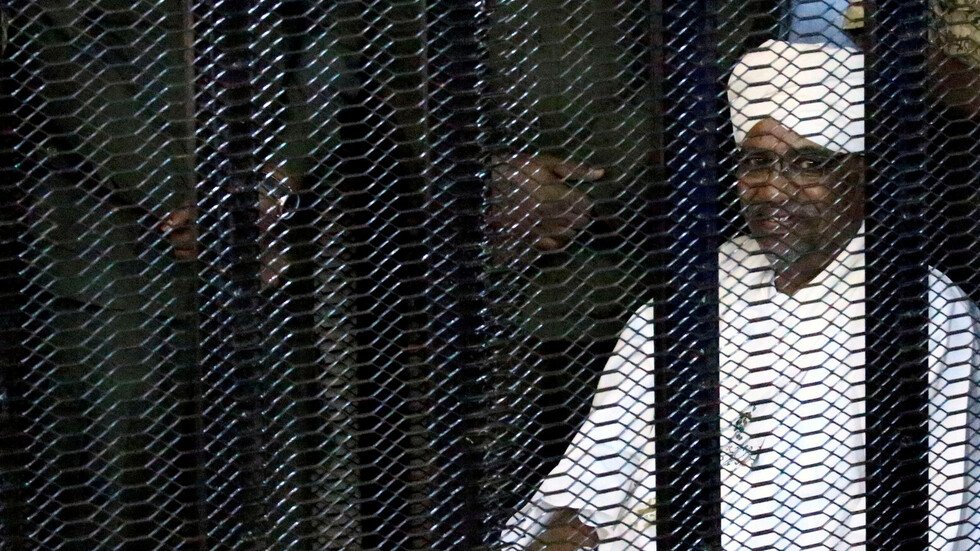 "رويترز" تكشف تفاصيل جلسة محاكمة البشير