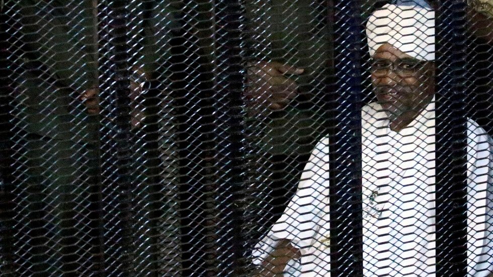 محاكمة البشير.. شاهد يكشف أسرار الغرفة السرية في القصر الرئاسي