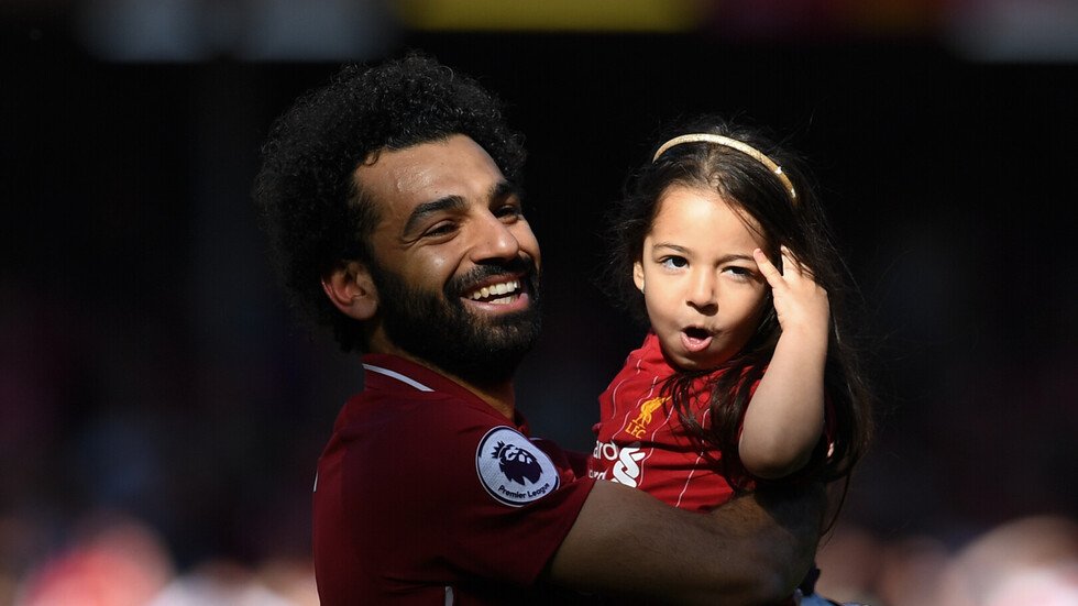 محمد صلاح يكشف عن موهبة أخرى لمكة...