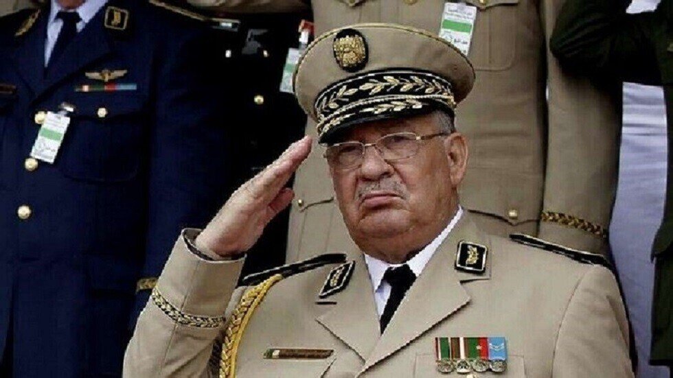 قائد الجيش الجزائري يؤكد أن الانتخابات ستجرى في موعدها