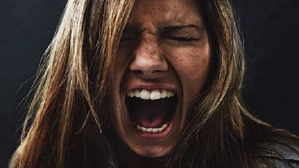 تصفح الشبكات الاجتماعية لأكثر من 3 ساعات يهدد عقول المراهقين