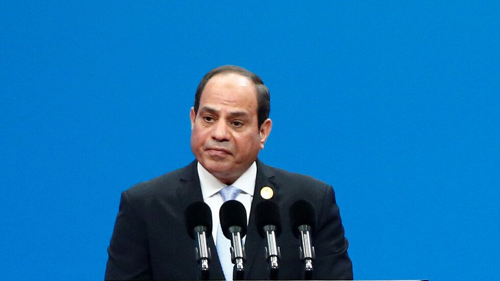 السيسي يعلق على فيديوهات تتهم قيادات الجيش المصري بالفساد