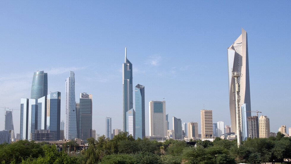 صحيفة: طائرة مسيرة تخترق أجواء الكويت وتحلق فوق قصر الأمير