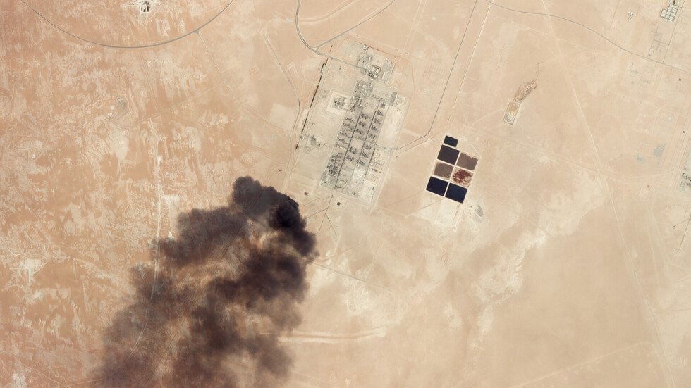 محلل سابق في CIA: السعودية دفعت أموالا طائلة لمعرفة من أين أتت الصواريخ!