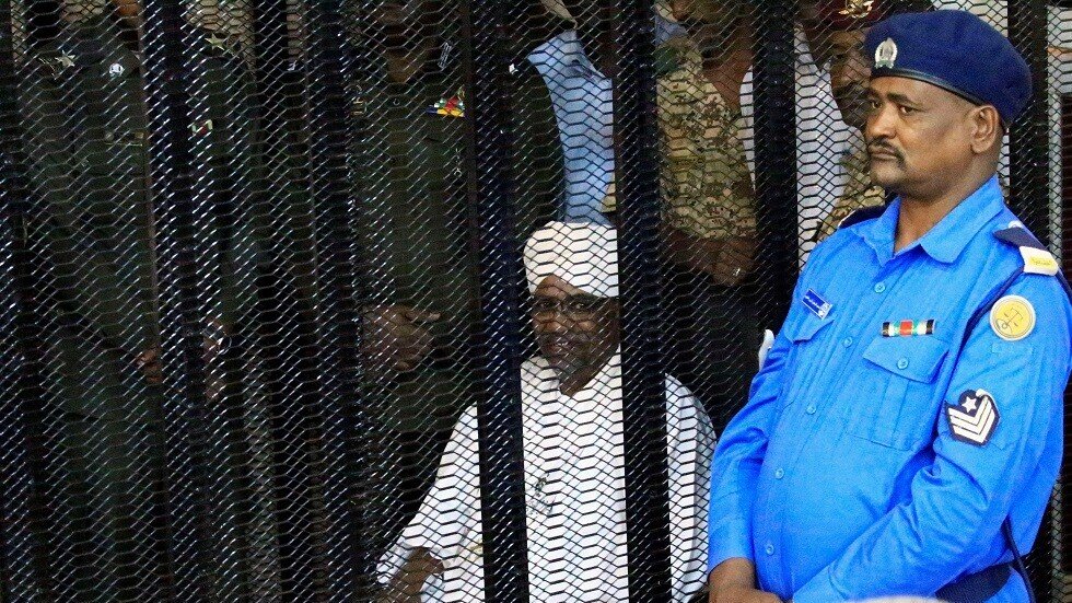 صحيفة سودانية: أمر بالقبض على شقيق عمر البشير