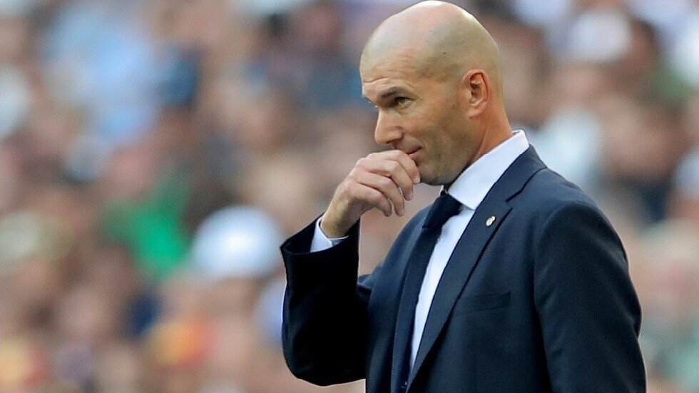 جماهير ريال مدريد تطالب بإقالة "المحتال" زيدان