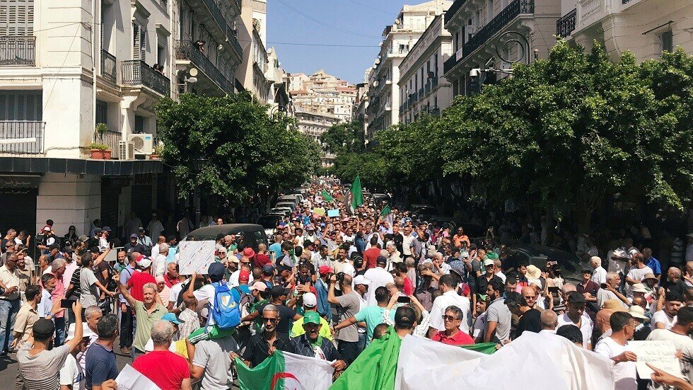 انطلاق مظاهرات في الجزائر رغم تحذيرات قائد الجيش