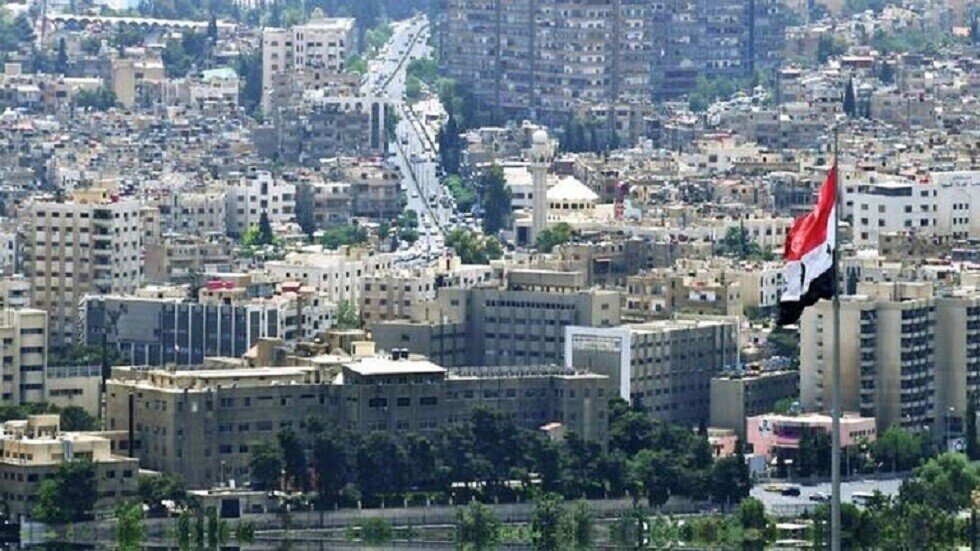 لواء سابق بالجيش المصري: دول إقليمية ومؤسسات عربية ساهمت في المؤامرة على سوريا