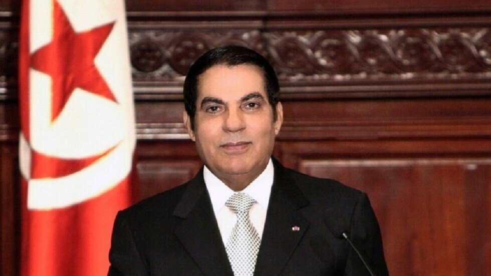 صهر زين العابدين بن علي ينشر صورة لقبر الرئيس الأسبق الراحل