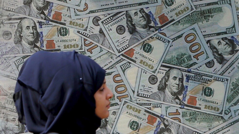 انخفاض الجنيه المصري مقابل الدولار في العقود الآجلة