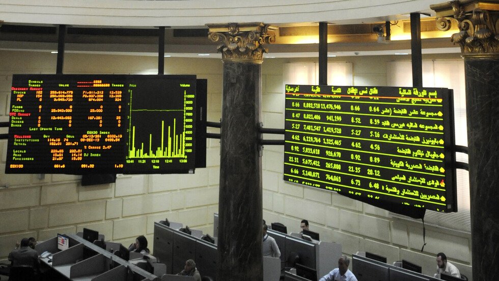 البورصة المصرية تتراجع بشكل جماعي بعد خسارة فادحة