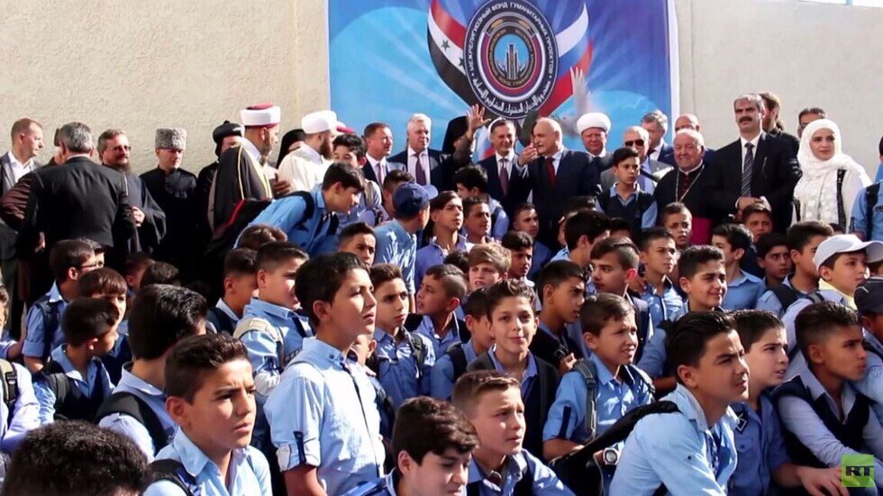 الطوائف الدينية في روسيا تعيد بناء مدرسة طالها الدمار بدمشق