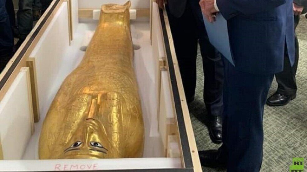 مصر تسترد من الولايات المتحدة تابوتا ذهبيا مهربا