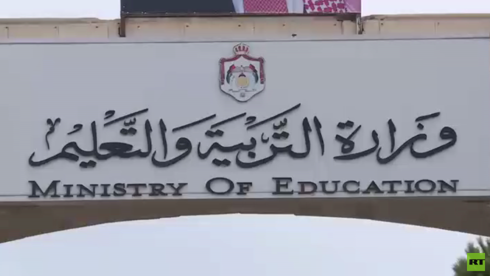 الرزاز: فريق وزاري يتحاور مع نقابة المعلمين الأردنيين بشأن الرواتب