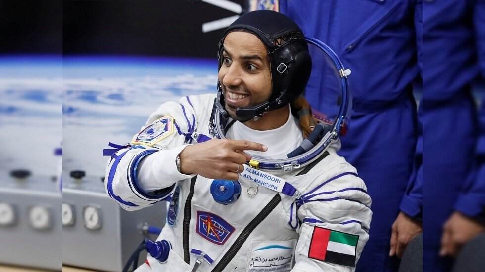 رائد الفضاء الإماراتي ينشر أول صورة للأرض التقطها من المحطة الفضائية الدولية