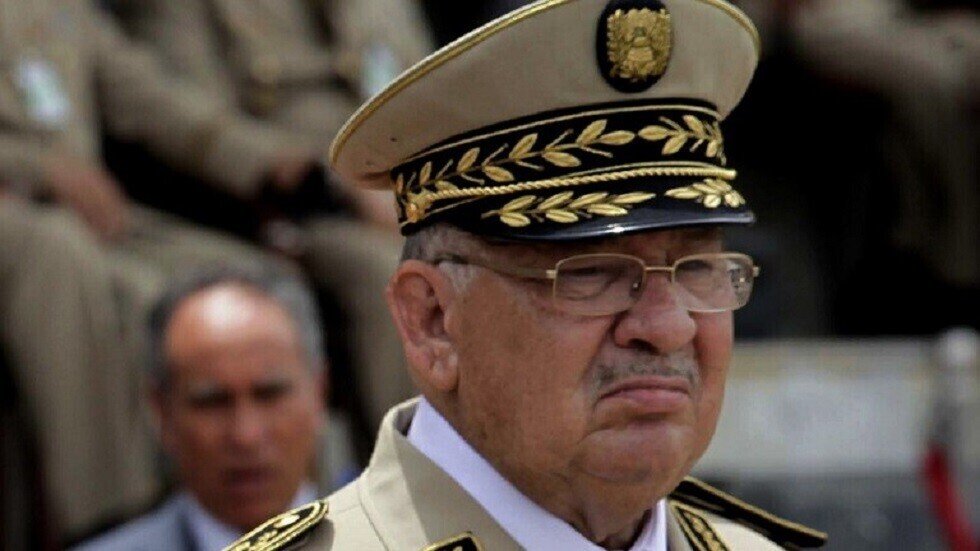 رئيس أركان الجيش الجزائري يعتبر الحكم الصادر بحق شقيق بوتفليقة "جزاء عادلا"
