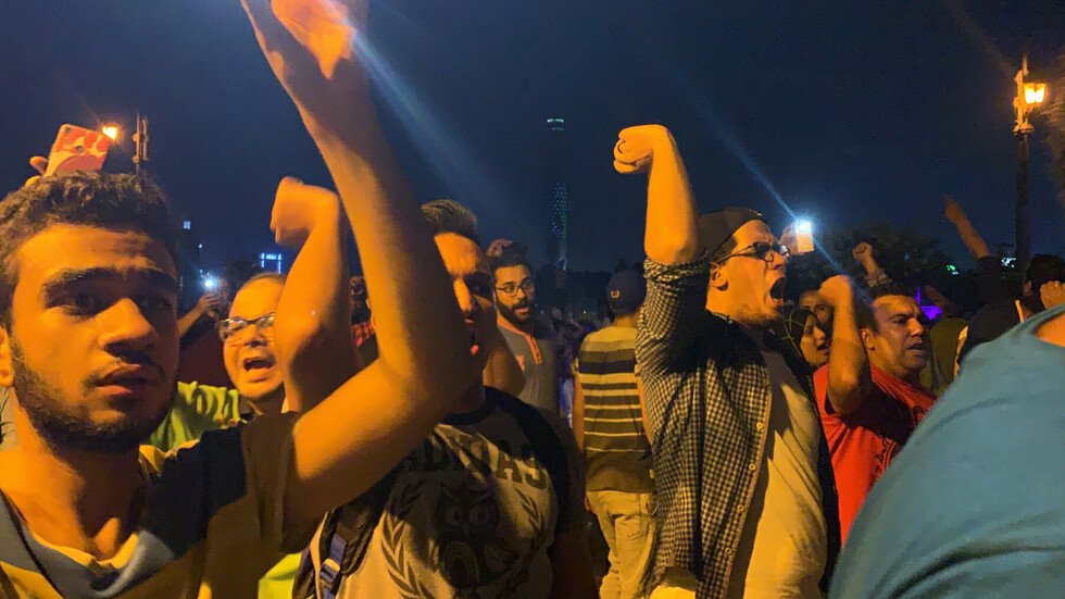 مصر.. إخلاء سبيل المتهمين الأجانب بتصوير الميادين خلال أحداث التظاهر