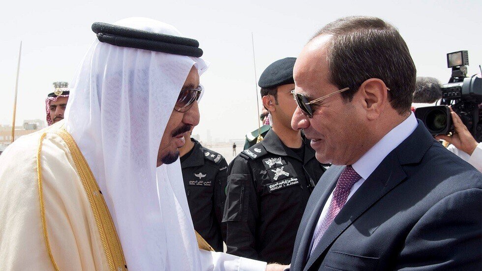 الملك السعودي وولي عهده يهنئان السيسي