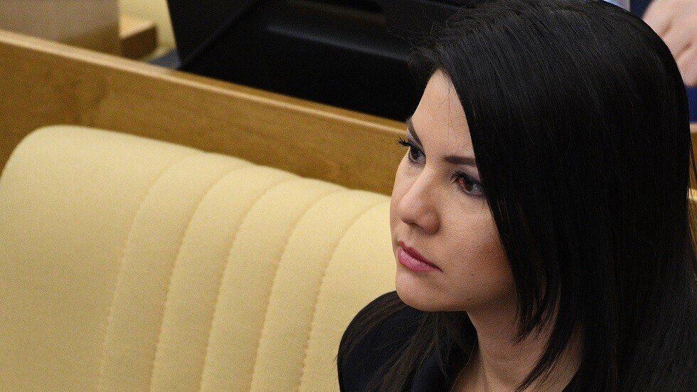 السفارة الروسية في واشنطن ستؤمن عودة البرلمانية يوماشيفا التي تم استجوابها في نيويورك