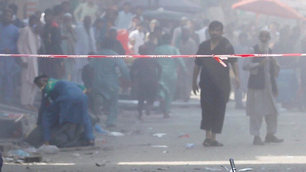 مقتل 3 أشخاص وإصابة 27 آخرين بتفجير هز مدينة جلال آباد الأفغانية 