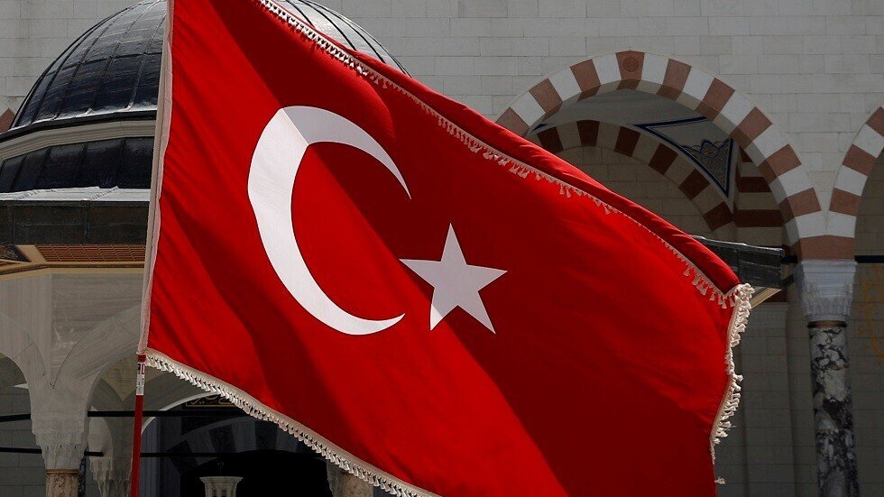 الخارجية التركية ردا على التهديدات الأمريكية بالعقوبات: سنرد على أي خطوة تتخذ ضدنا
