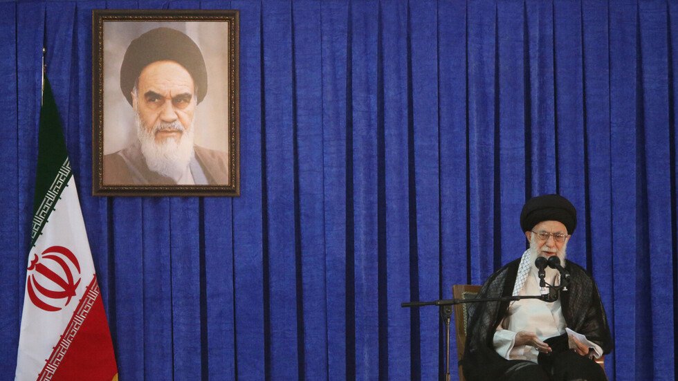 خامنئي: أي معتد يهاجمنا سيندم