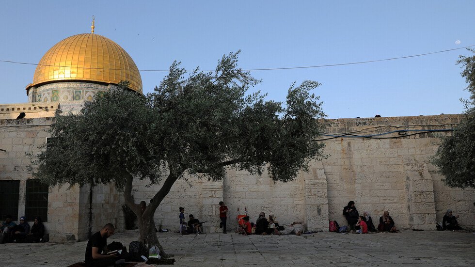 القوات الإسرائيلية تعتقل محافظ القدس وأمين سر حركة فتح بالمدينة