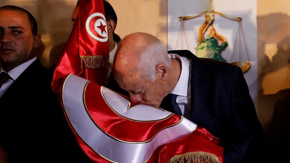السيسي يهنئ الشعب التونسي بانتخاب قيس سعيد رئيسا للجمهورية