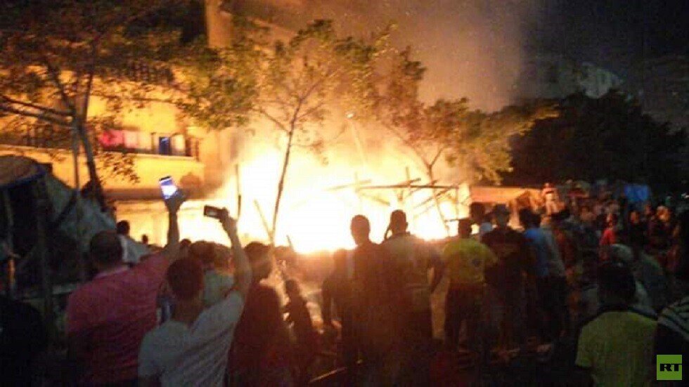 مراسلنا: اندلاع حريق ضخم بسوق المعمورة البلد في مدينة الإسكندرية المصرية