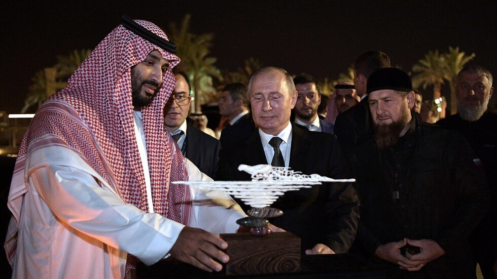 بوتين يهدي بن سلمان تحفة عمرها 30 ألف عام