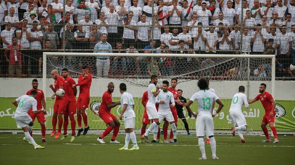 فلسطين تتعادل مع السعودية في مباراة تاريخية