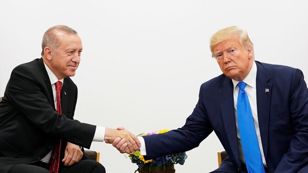 أردوغان يتراجع ويلتقي مايك بنس غدا