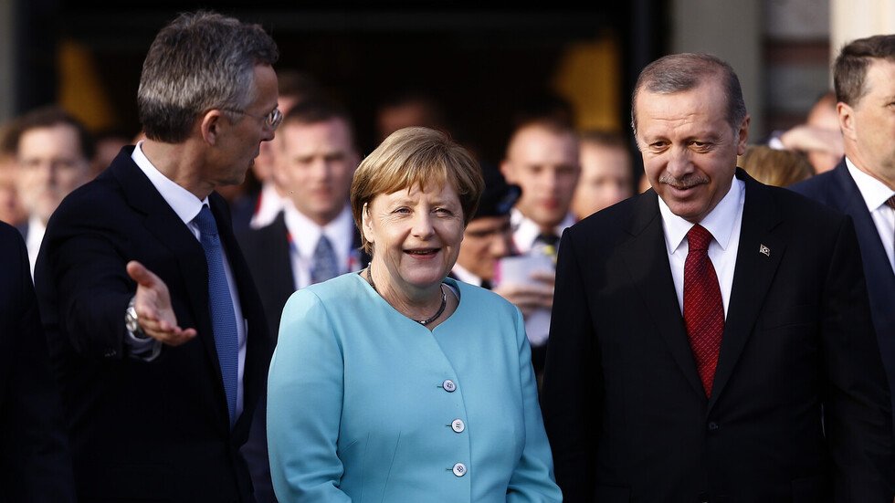 هل بإمكان دول الناتو طرد تركيا من الحلف؟