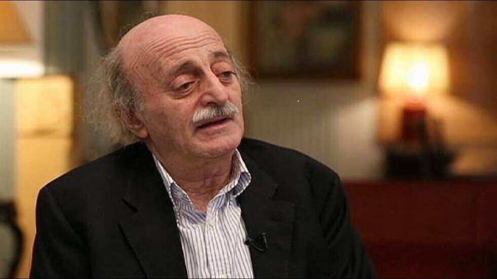 جنبلاط: قلت للحريري إننا بمأزق كبير وأفضل أن نذهب ونستقيل معا