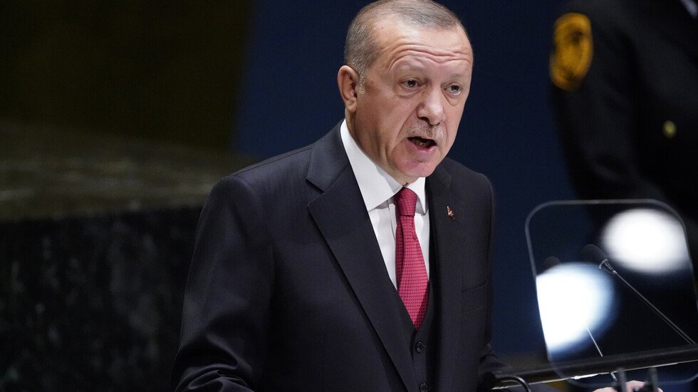 أردوغان: الإسلام تراجع في إفريقيا بسبب الأنشطة التبشيرية والإعلام الغربي