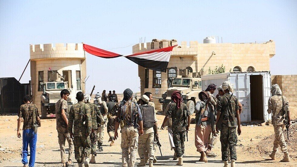 الجيش اليمني يلتف على "الحوثيين" ويستعيد مناطق
